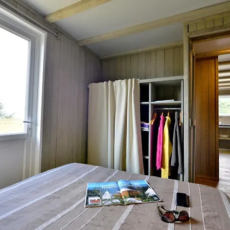 Bungalow De 2 Chambres Avec Piscine Partagee Et Terrasse Amenagee A * Commequiers