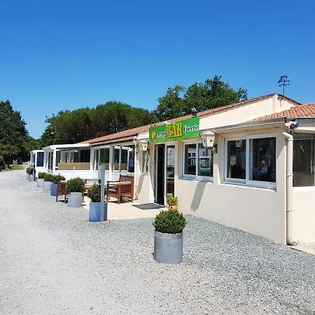 Bungalow De 2 Chambres Avec Piscine Partagee Et Terrasse Amenagee A