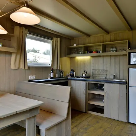 Bungalow De 2 Chambres Avec Piscine Partagee Et Terrasse Amenagee A Hébergement de vacances Commequiers