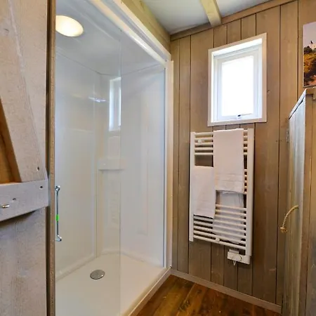 Bungalow De 2 Chambres Avec Piscine Partagee Et Terrasse Amenagee A